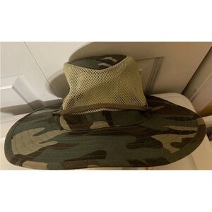 The outdoorsman Camouflage Wide Brim‎ Hat